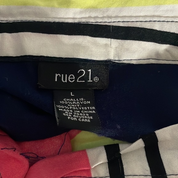𝅺RUE 21 Women’s Tank Top Blouse! - Picture 4 of 4